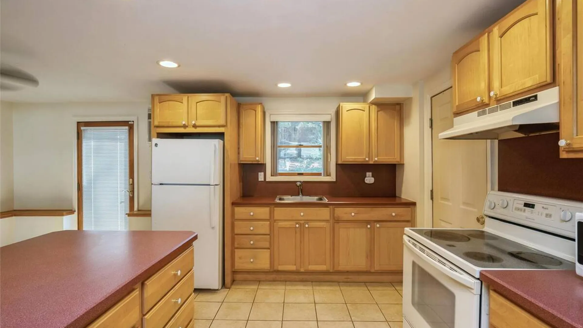 Property at 115 Clarendon Road, Ronkonkoma, NY 11779 27