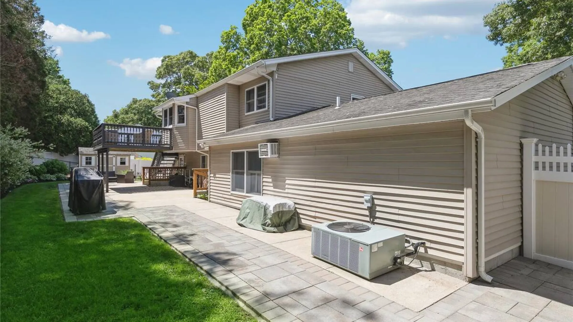 Property at 115 Clarendon Road, Ronkonkoma, NY 11779 37