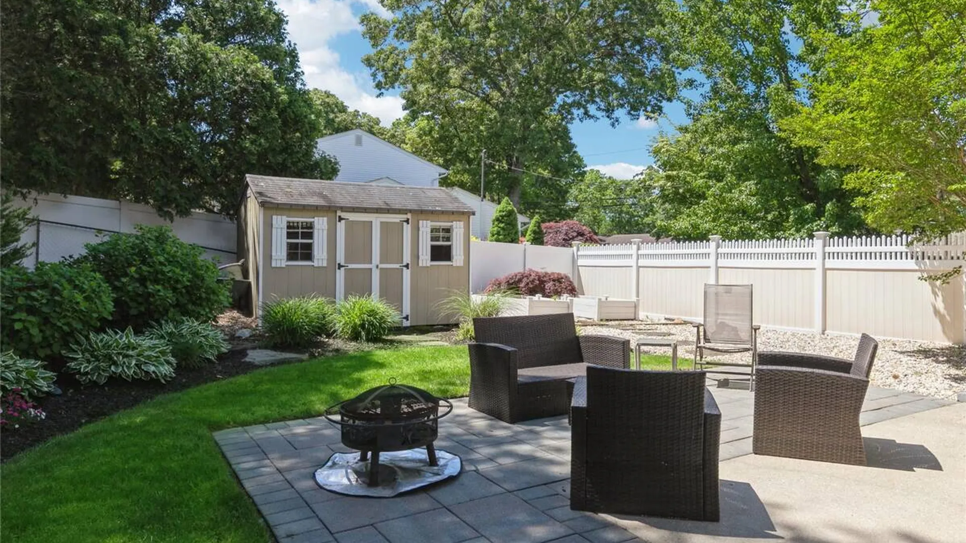 Property at 115 Clarendon Road, Ronkonkoma, NY 11779 38