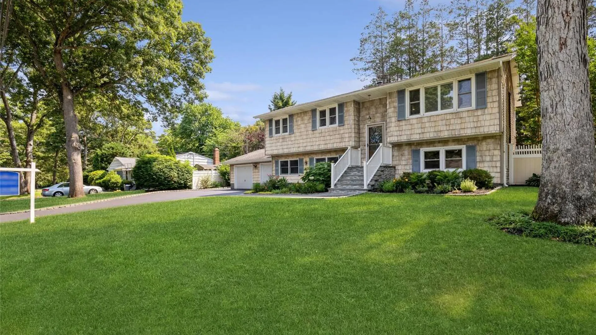 Property at 115 Clarendon Road, Ronkonkoma, NY 11779 45