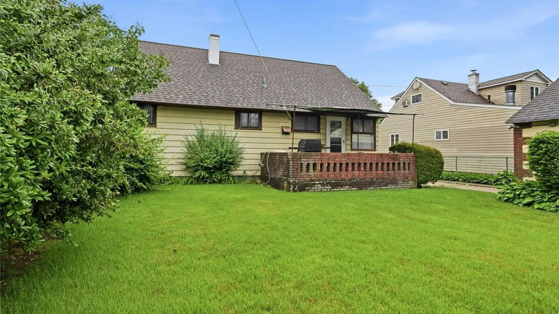 Property at 50 Moeller Street, Hicksville, NY 11801 17
