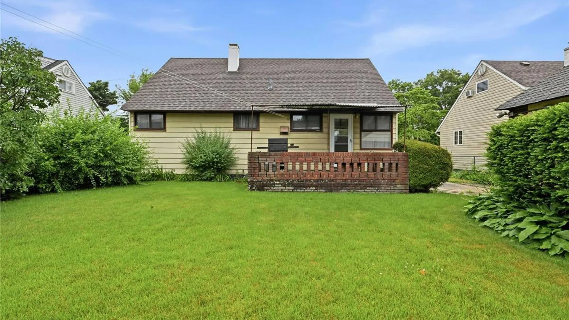 Property at 50 Moeller Street, Hicksville, NY 11801 18