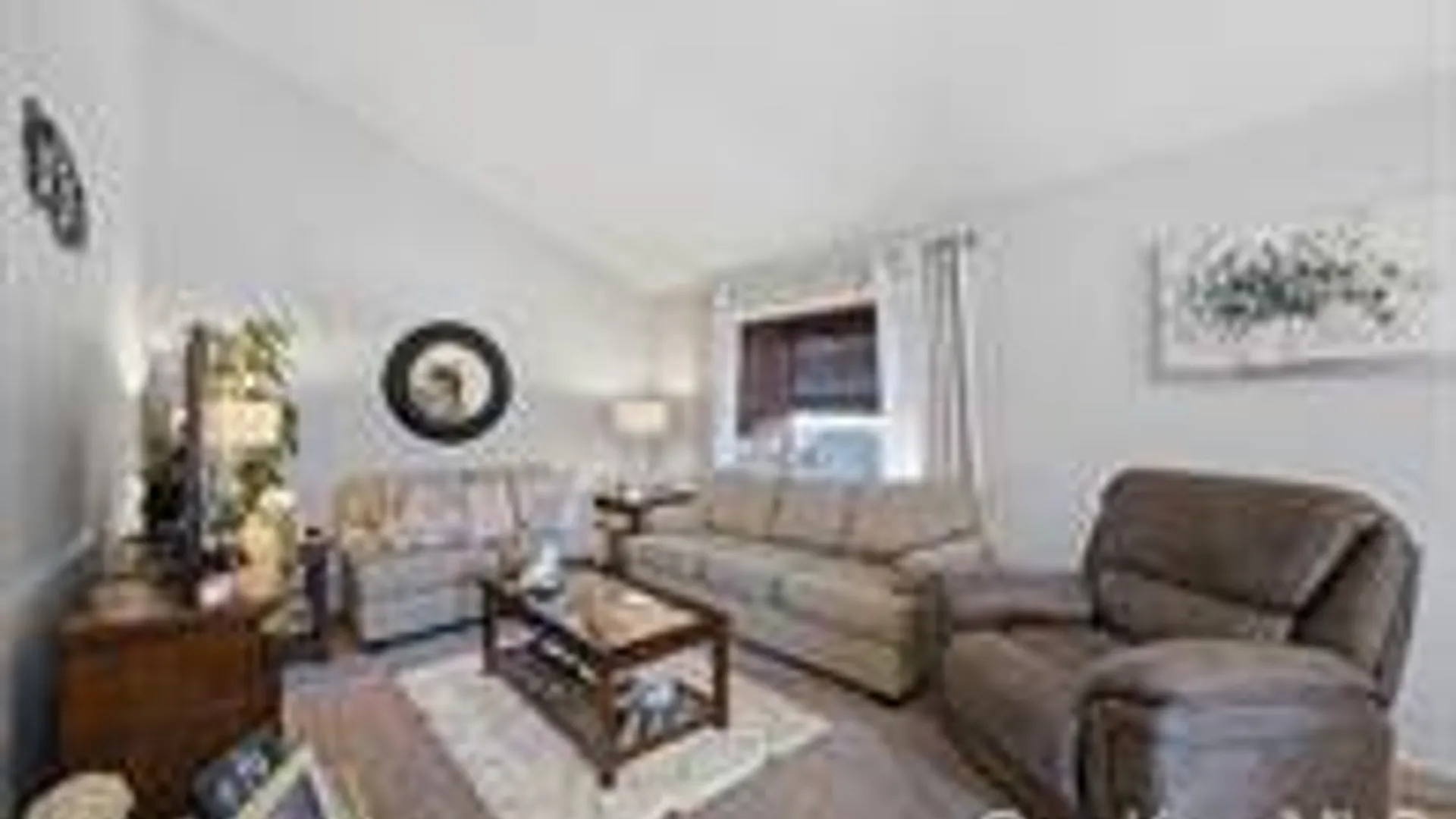 Property at 33 Wilshire Drive, North Babylon, NY 11703 18