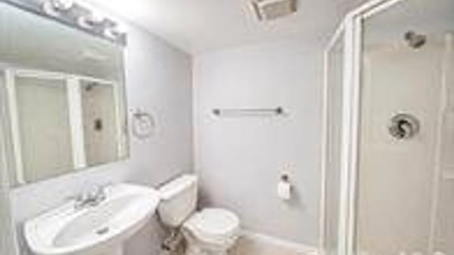 Property at 33 Wilshire Drive, North Babylon, NY 11703 33
