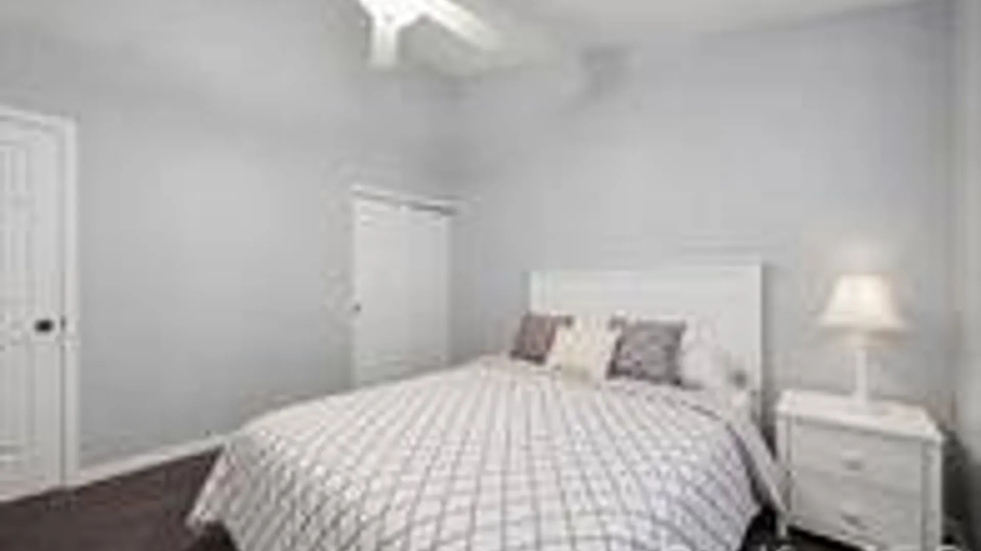 Property at 33 Wilshire Drive, North Babylon, NY 11703 9