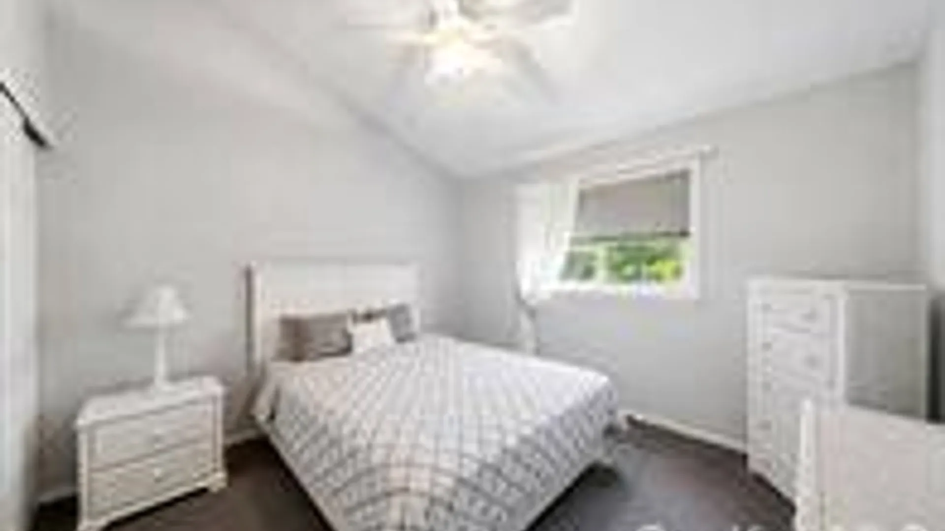 Property at 33 Wilshire Drive, North Babylon, NY 11703 24