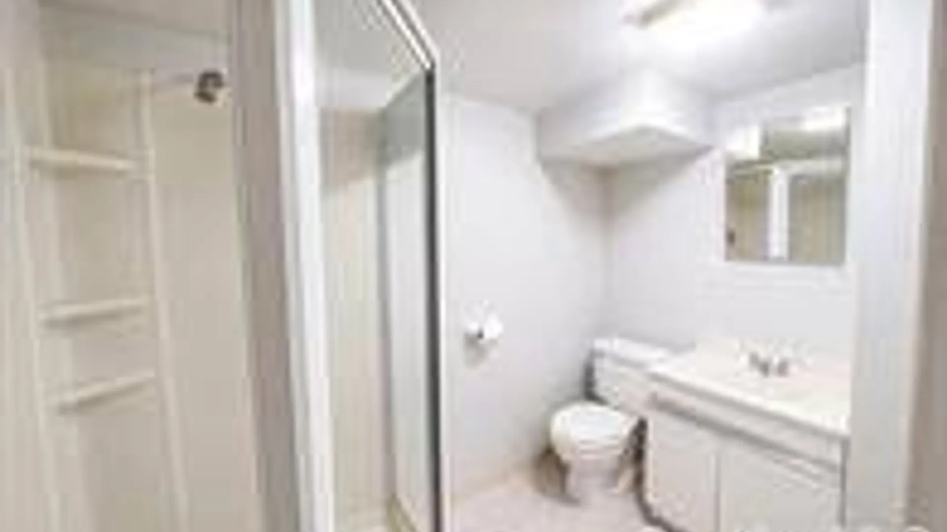 Property at 33 Wilshire Drive, North Babylon, NY 11703 29