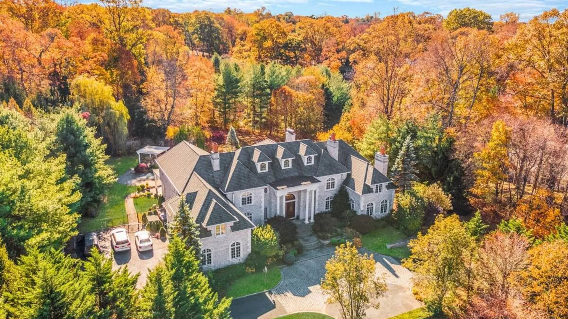 Property at 30 Arden Lane, Sands Point, NY 11050 17