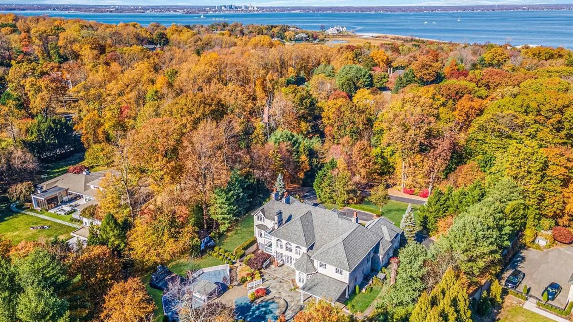 Property at 30 Arden Lane, Sands Point, NY 11050 19