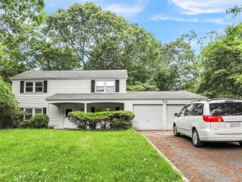 Property at 40 Seabrook Lane, Stony Brook, NY 11790