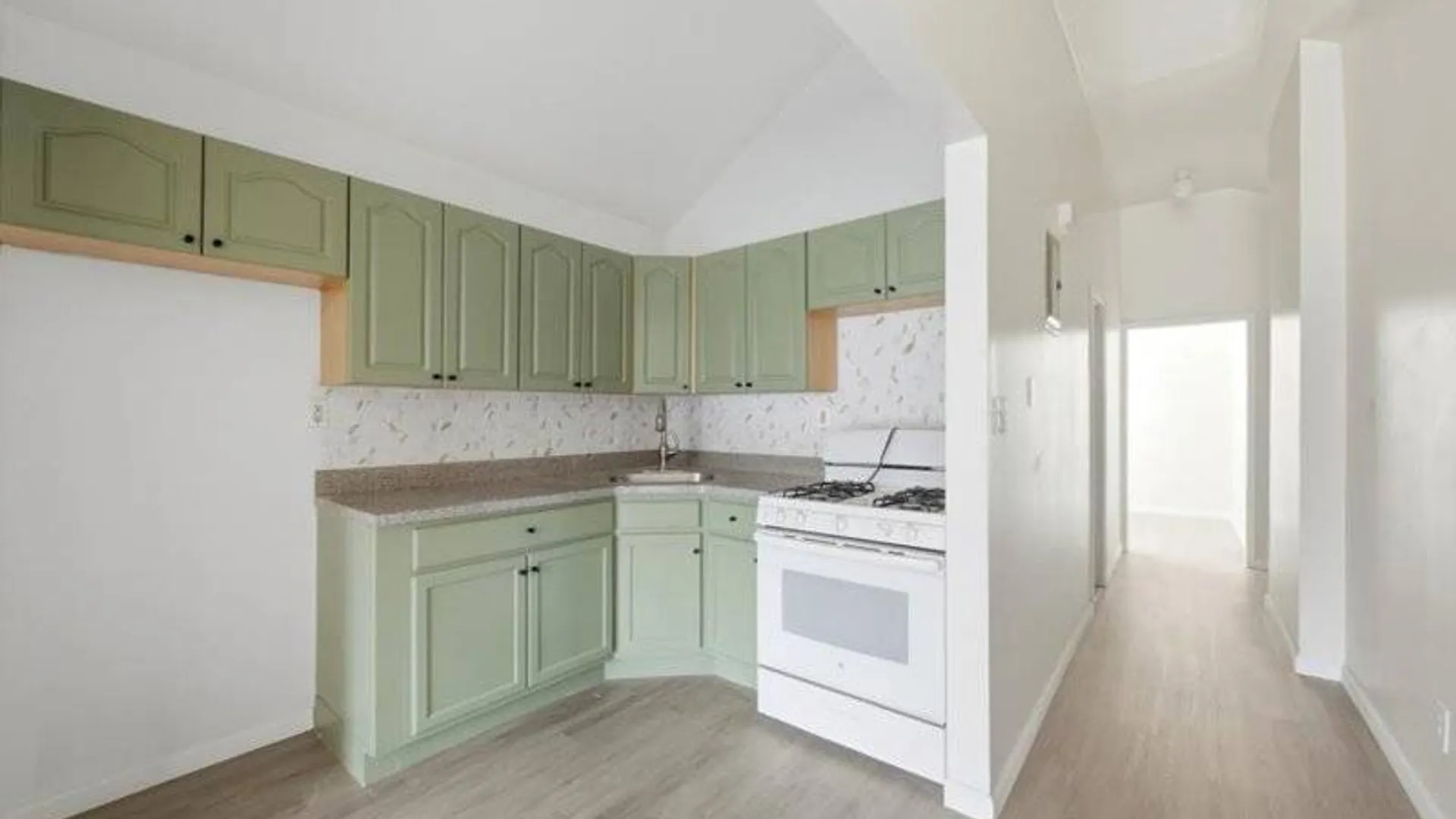 Property at 1991 pacific st, brooklyn, NY 11233 6