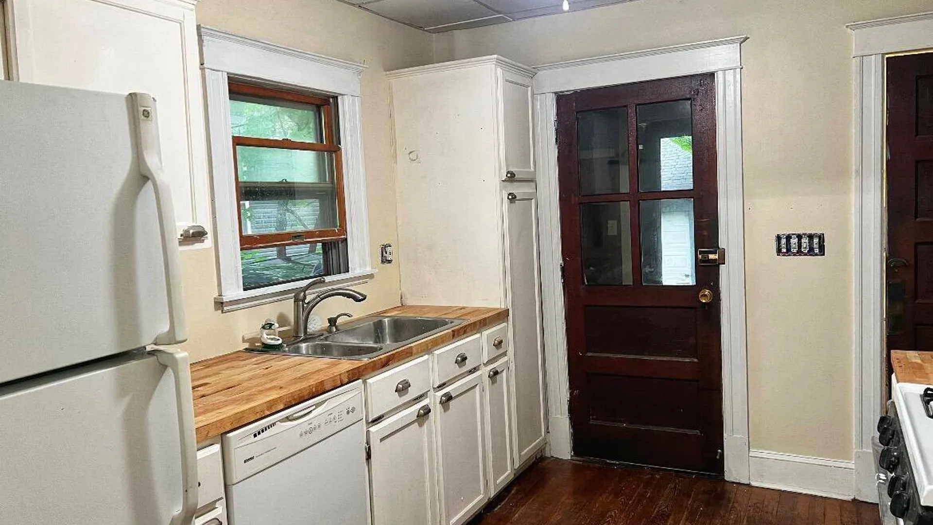 Property at 14 Bleeker Avenue, Troy, NY 12180 6