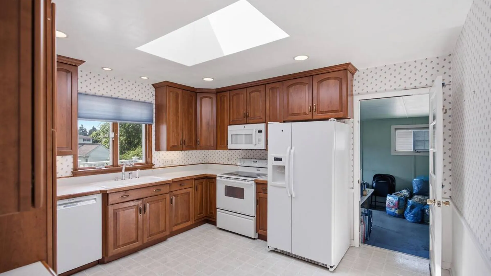 Property at 13 Marie Parkway, Colonie, NY 12211 10