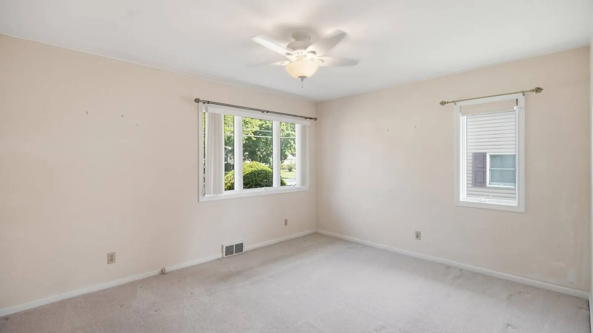 Property at 13 Marie Parkway, Colonie, NY 12211 18