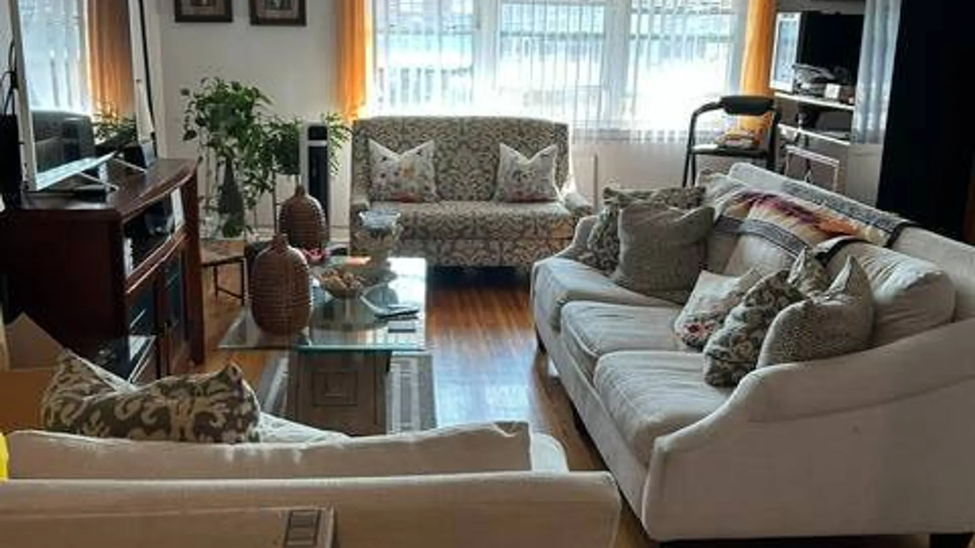 Property at 4213 East Tremont Avenue, NYC, NY 10465 9