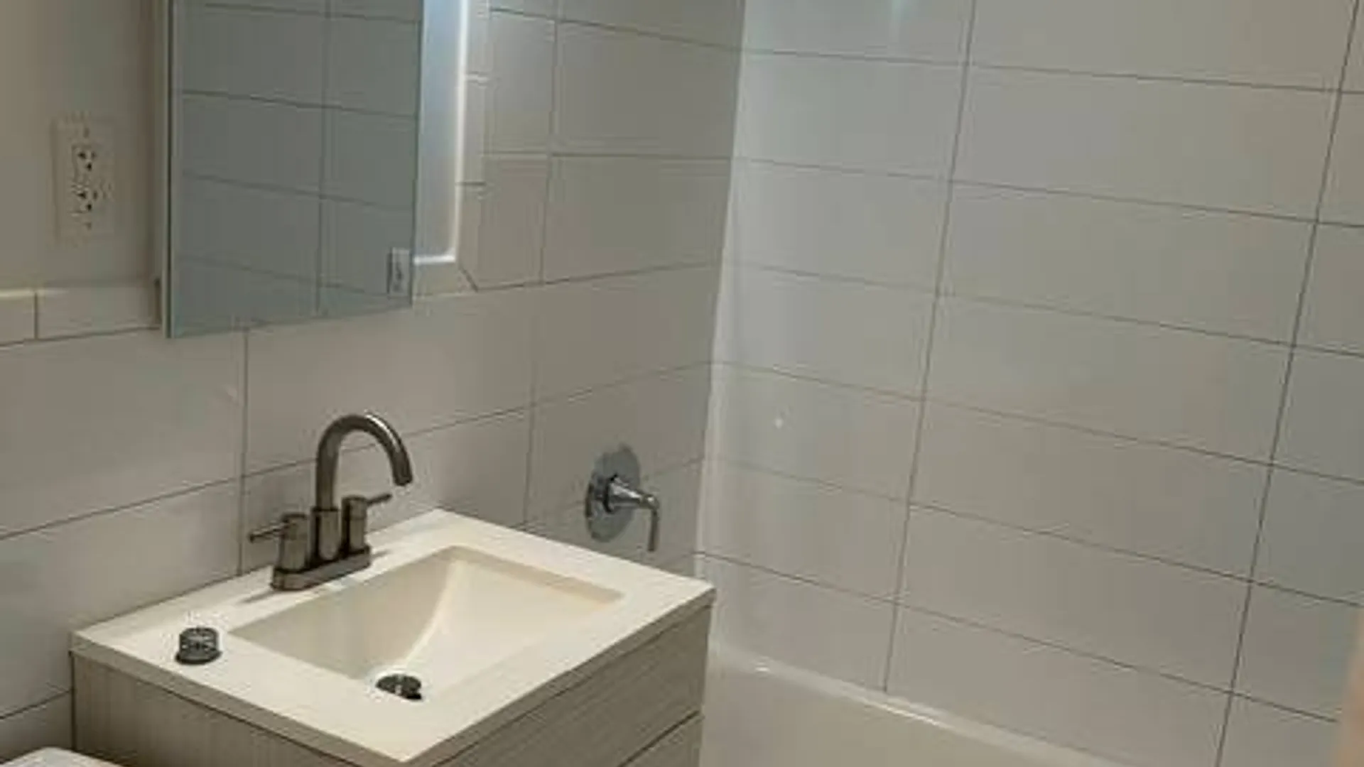 Property at 4213 East Tremont Avenue, NYC, NY 10465 28