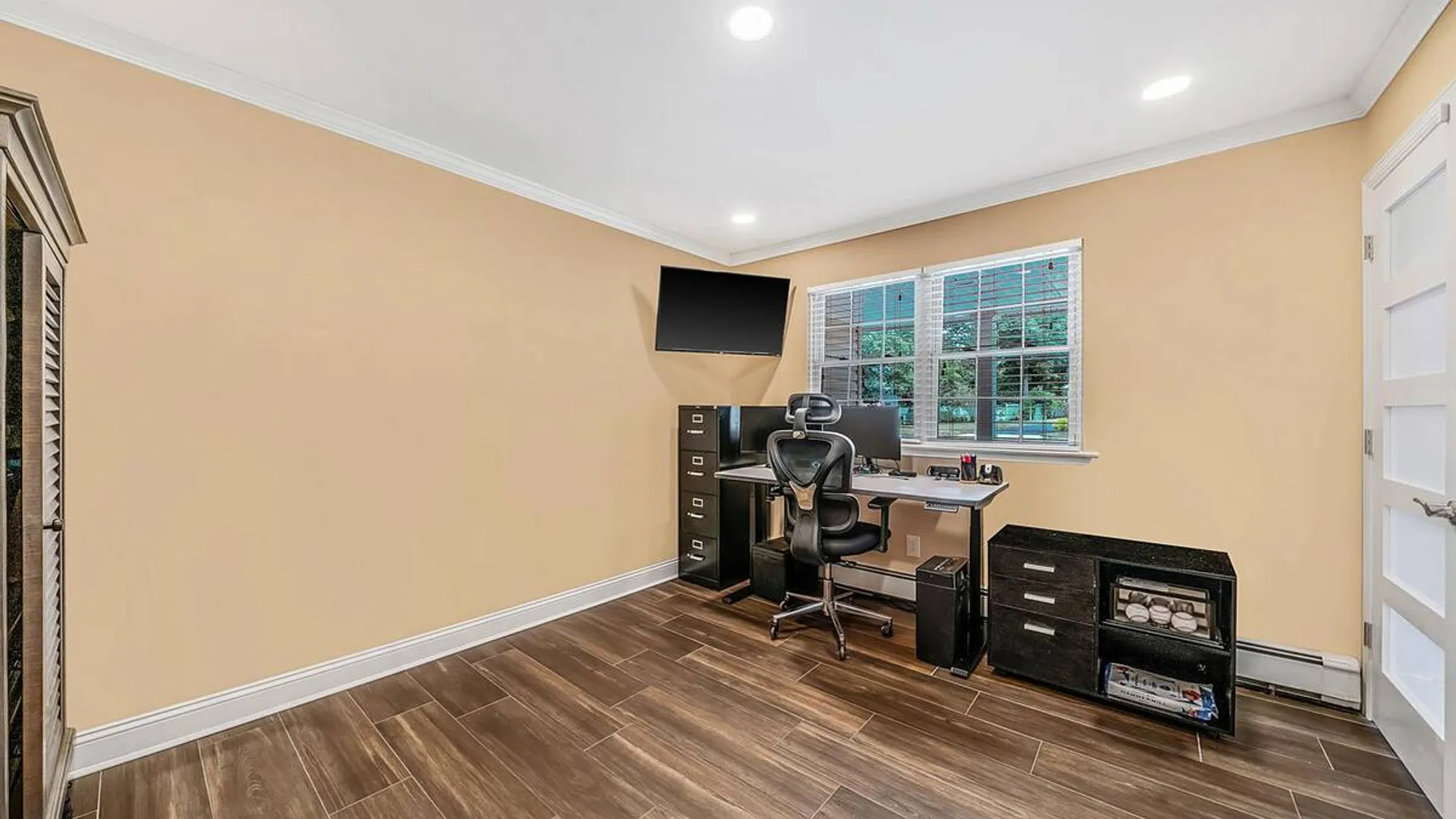 Property at 320 Peconic Avenue, Medford, NY 11763 25