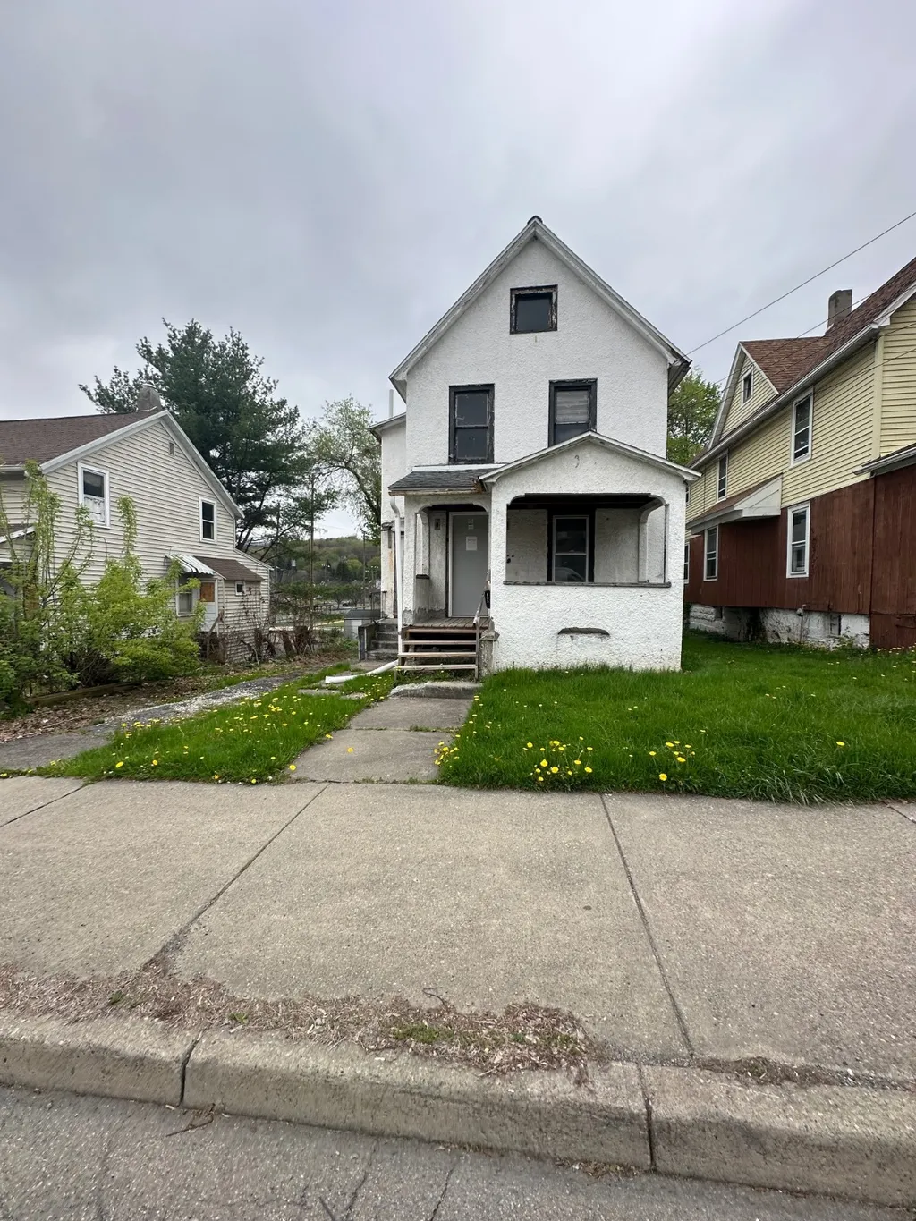 Property at 105 Oak Hill Ave, Endicott, NY 13760