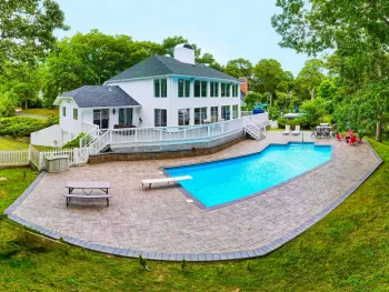 Property at 19 Bay Woods Dr, Hampton Bays, NY 11946