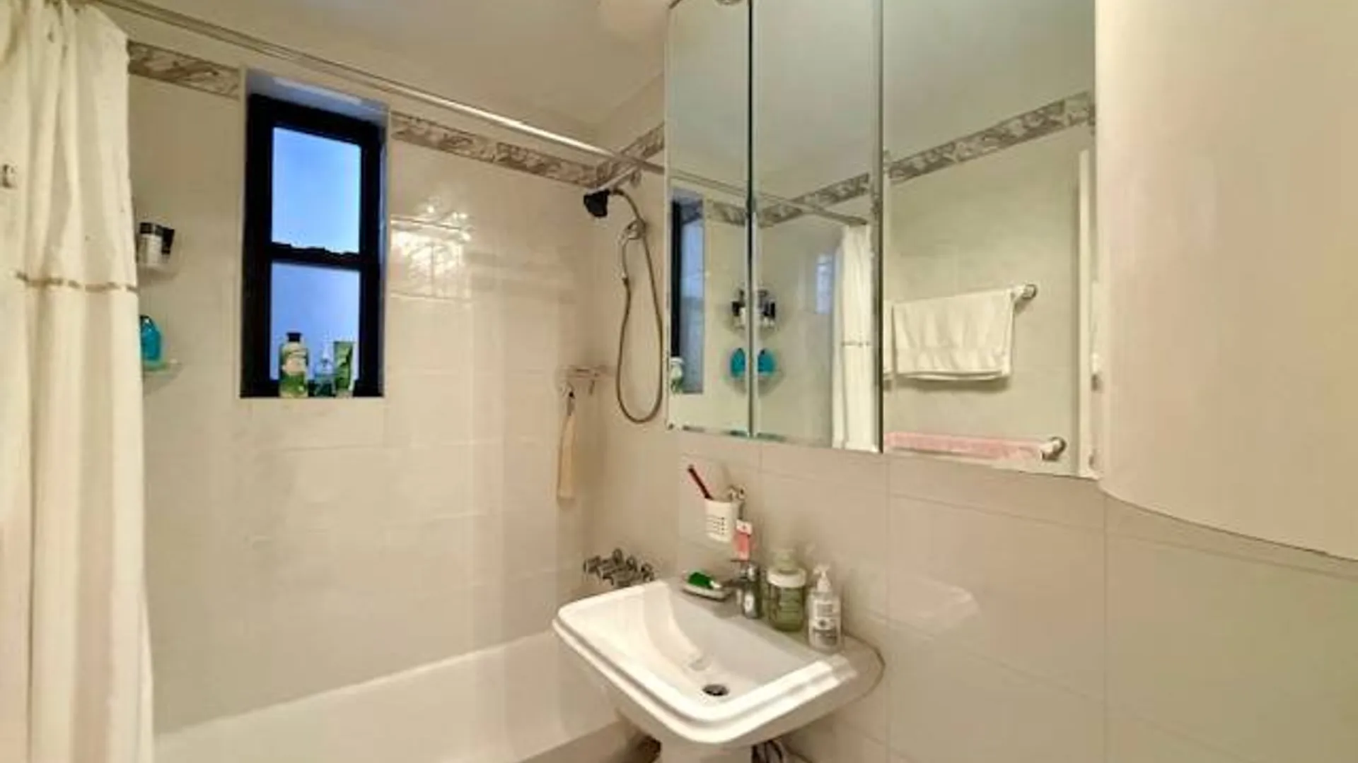 Property at 711 Montauk Ct, Brooklyn, NY 11235 6