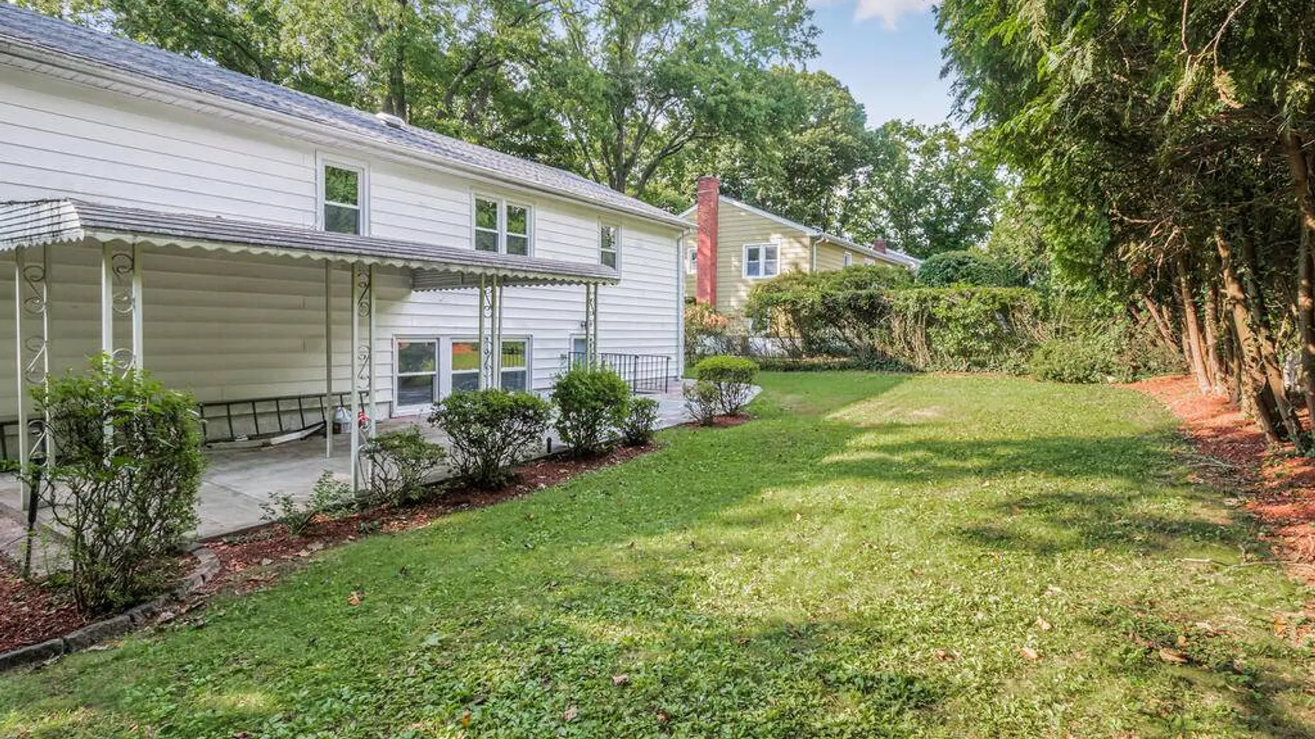 Property at 90 Patton Dr, Yonkers, NY 10710 5