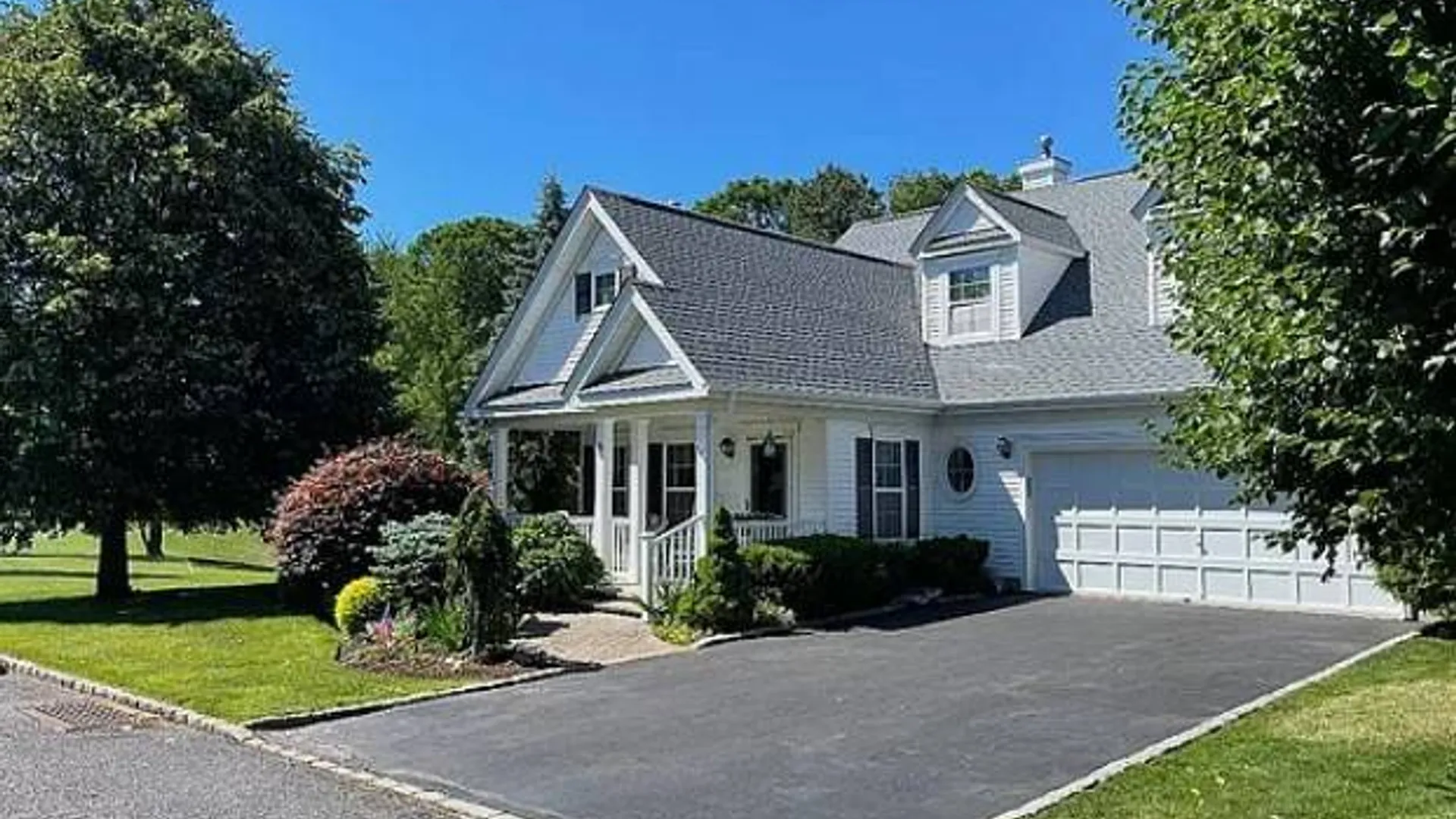 Property at 90 Golden Spruce Dr, Calverton, NY 11933 9