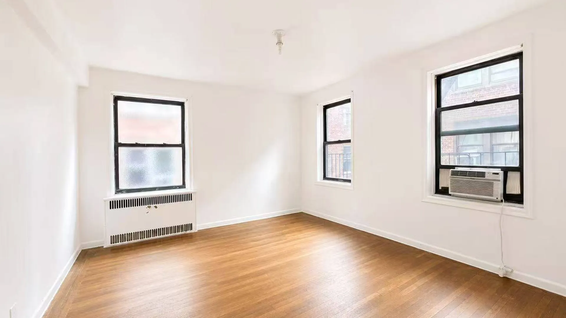 Property at 33-38 Parsons Blvd, Flushing, NY 11354 3