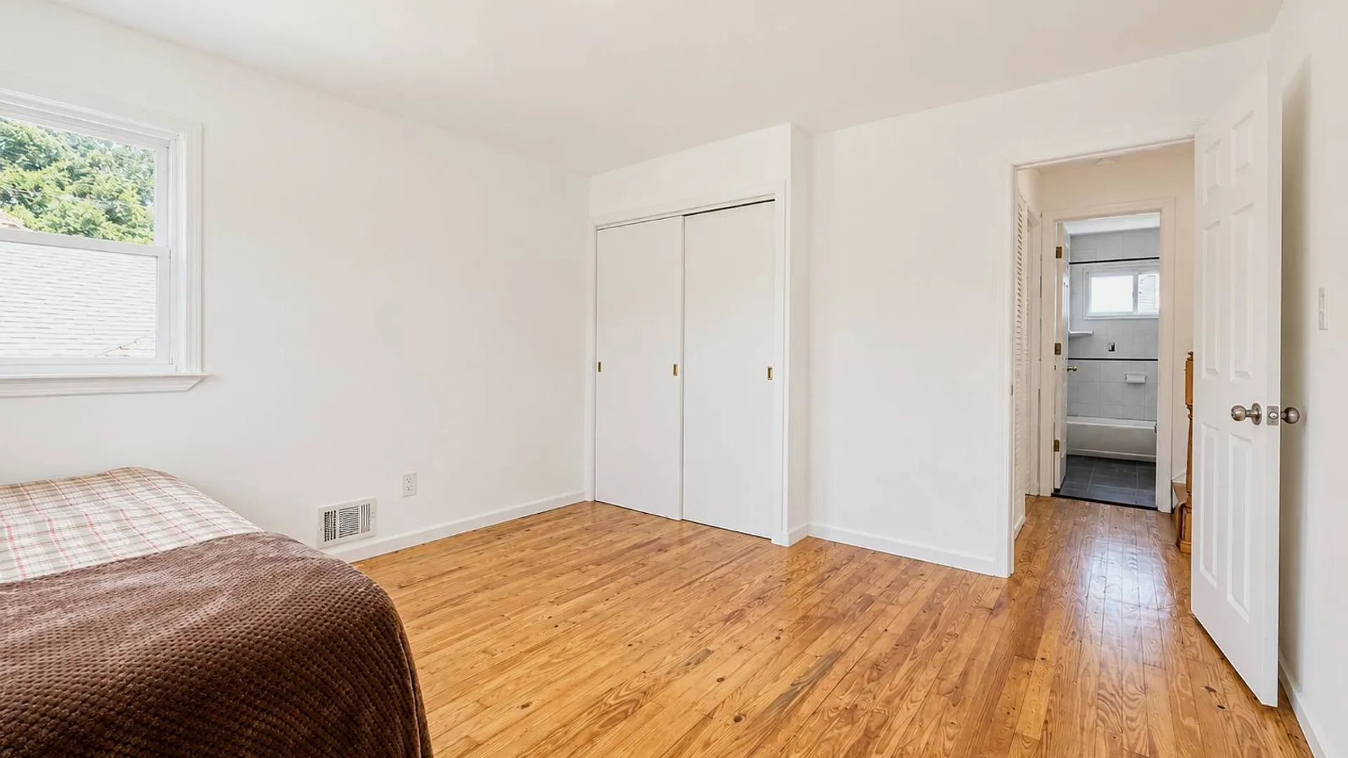 Property at 290 Eastwood Blvd, Centereach, NY 11720 15