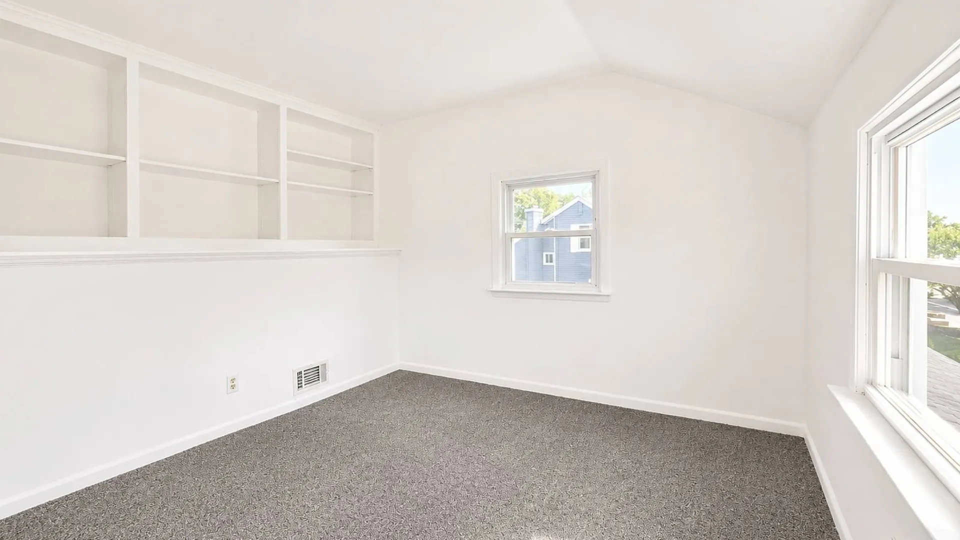 Property at 290 Eastwood Blvd, Centereach, NY 11720 17