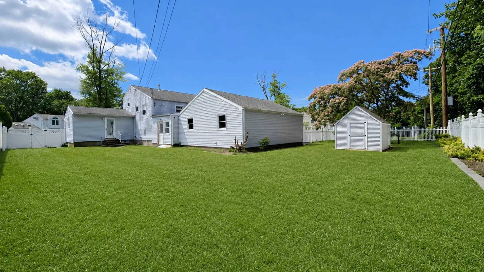 Property at 290 Eastwood Blvd, Centereach, NY 11720 24