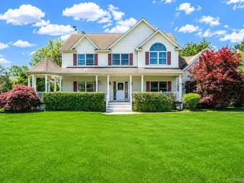 Property at 4 Pheasant Court, Riverhead, NY 11901