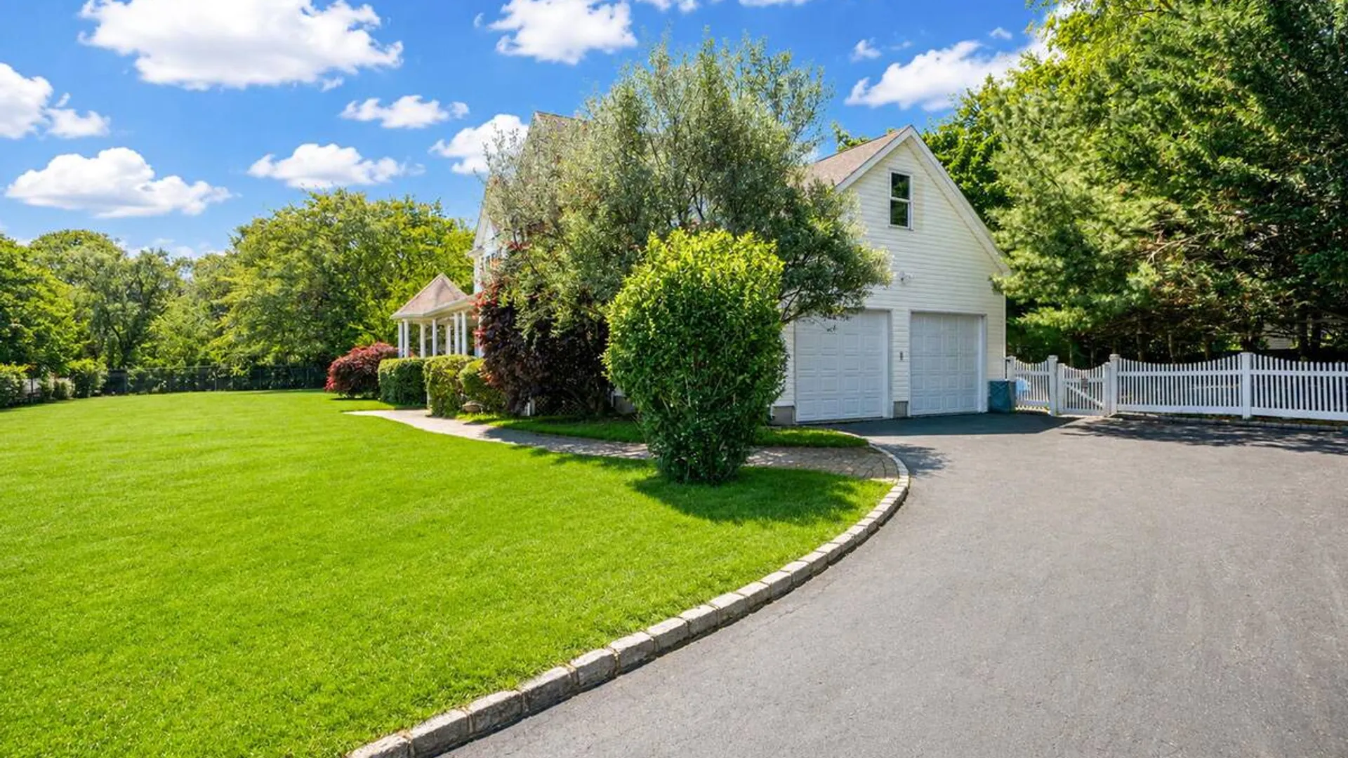 Property at 4 Pheasant Court, Riverhead, NY 11901 16