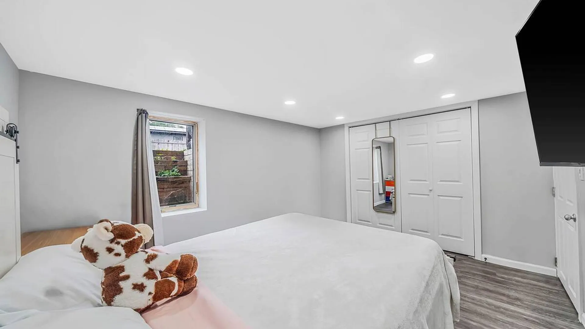 Property at 18 Jackson Street, Farmingdale, NY 11735 26