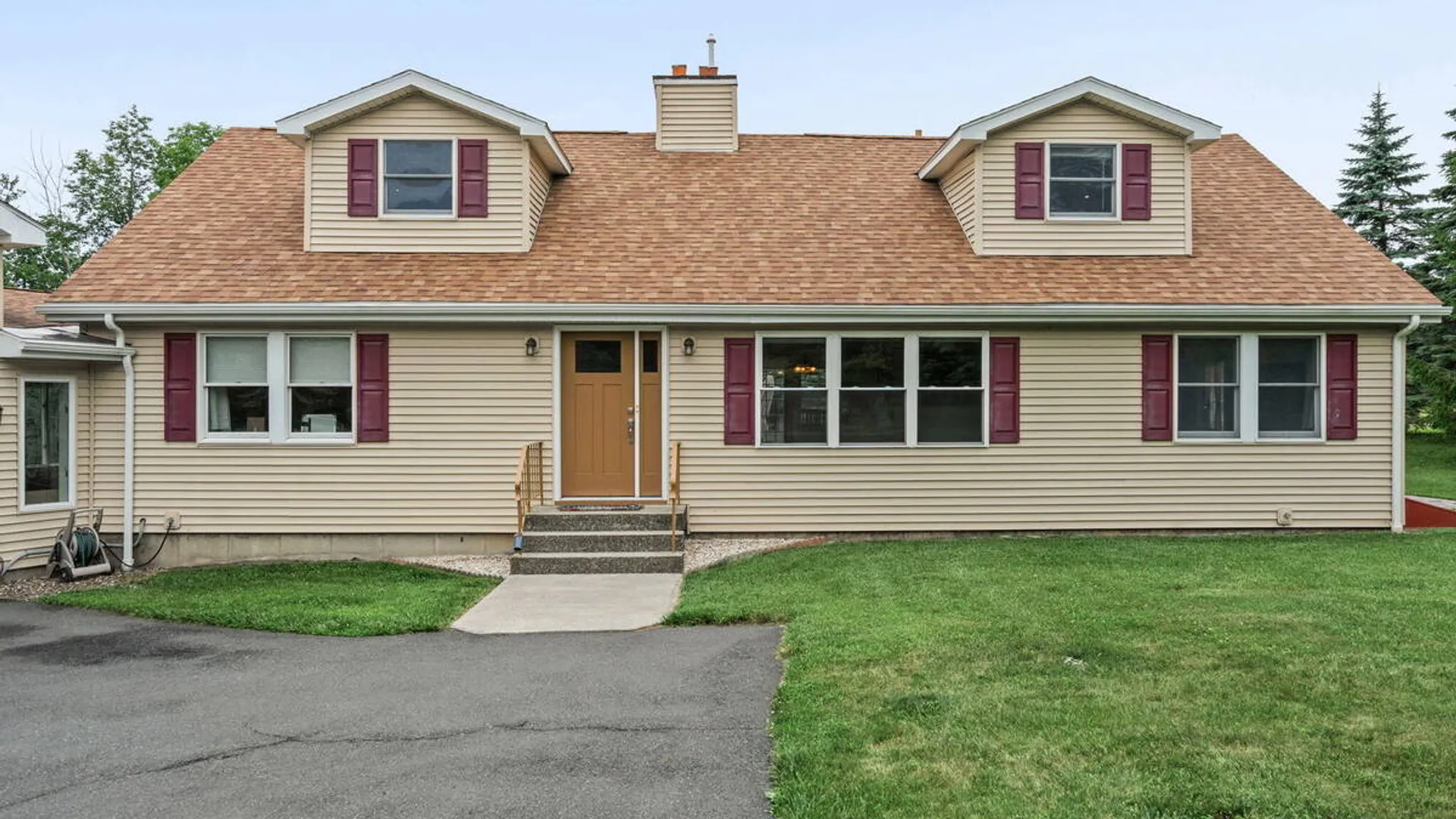 Property at 1567 Best Road, East Greenbush, NY 12144 3