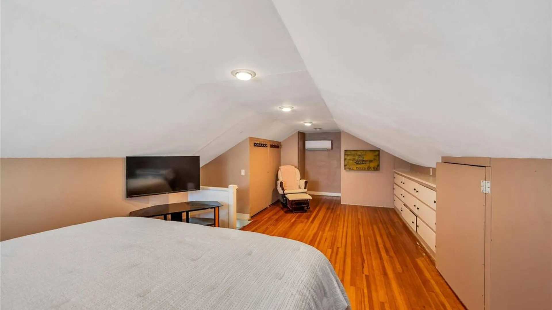Property at 11 Irving Place, Islip Terrace, NY 11752 13