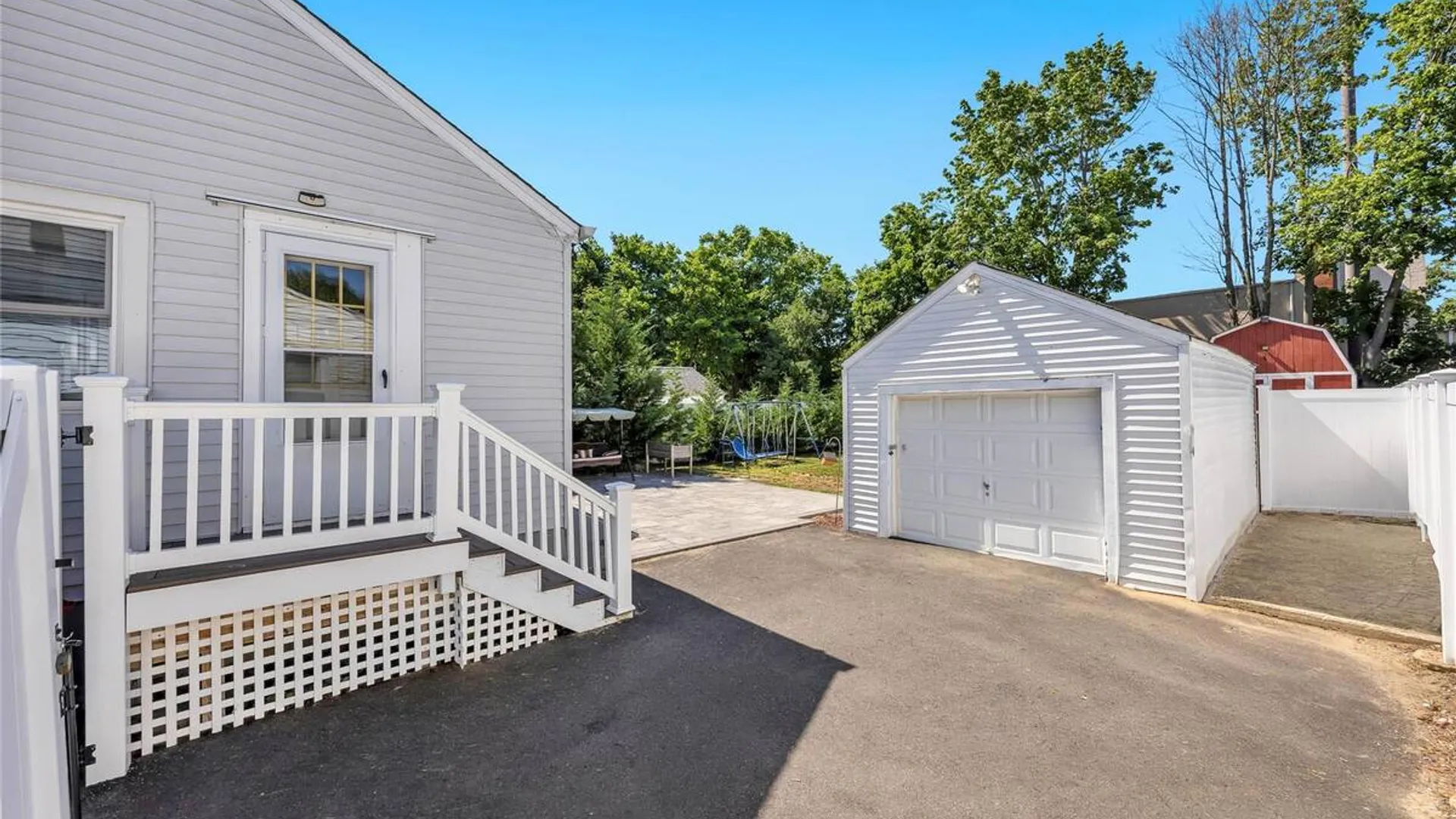 Property at 11 Irving Place, Islip Terrace, NY 11752 19