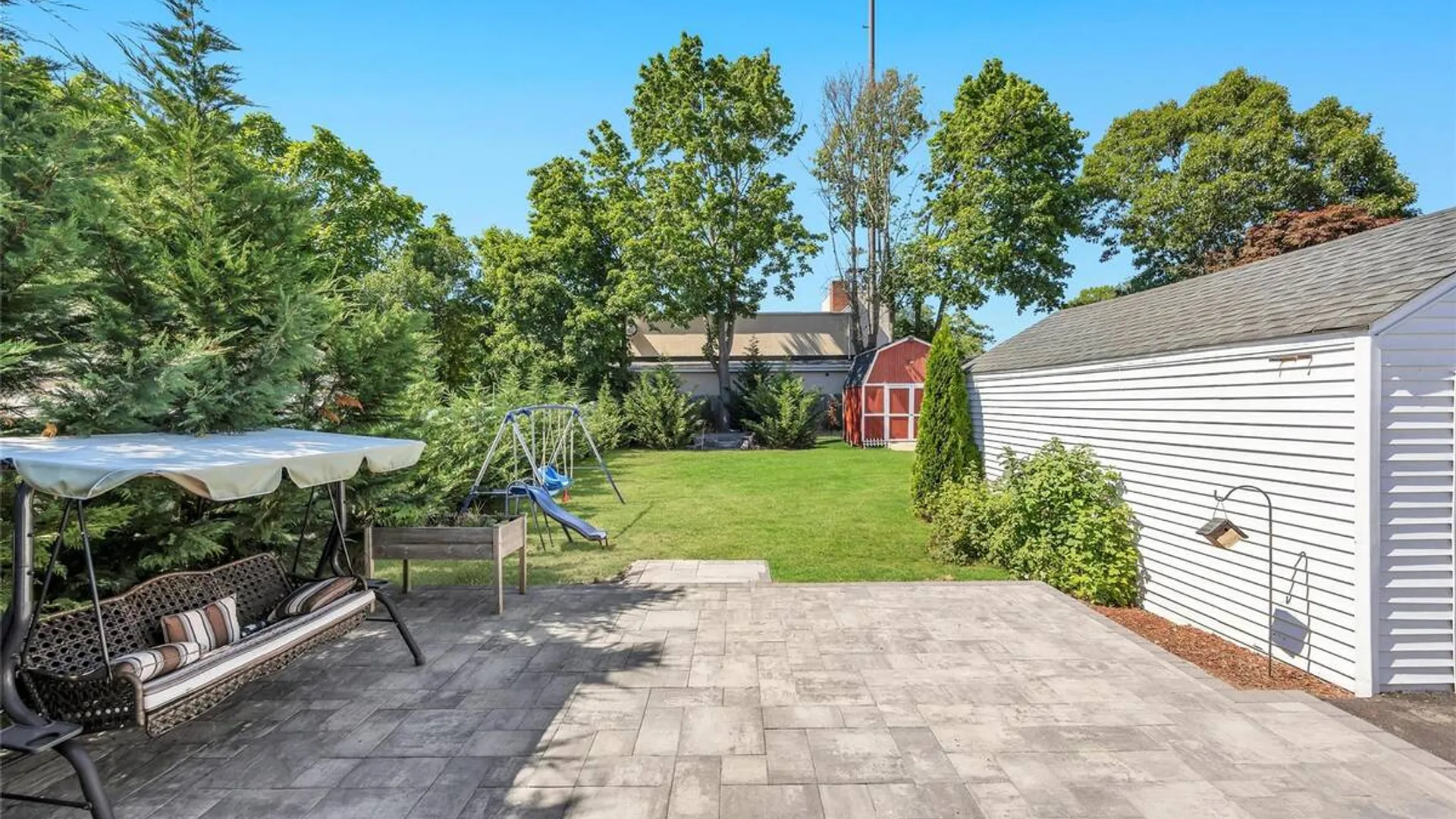 Property at 11 Irving Place, Islip Terrace, NY 11752 21