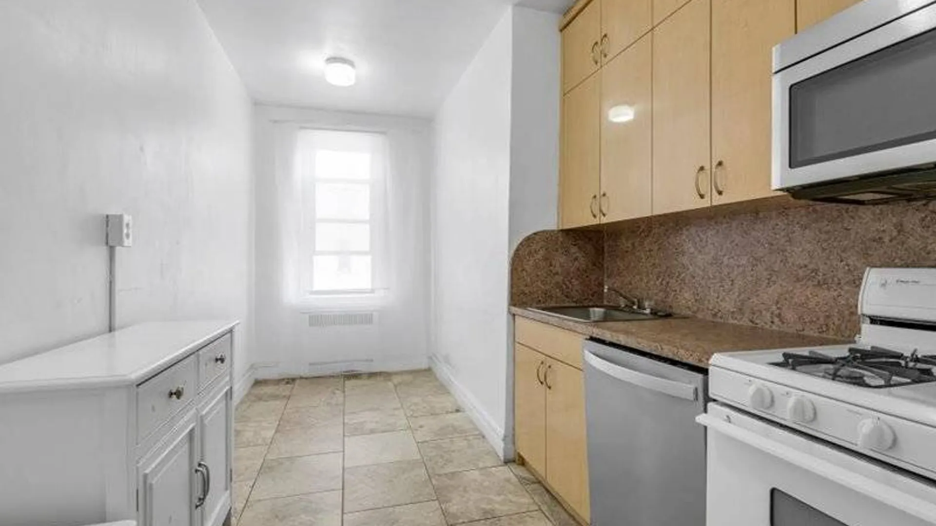 Property at 1150 Brighton Beach Ave, Brooklyn, NY 11235 6
