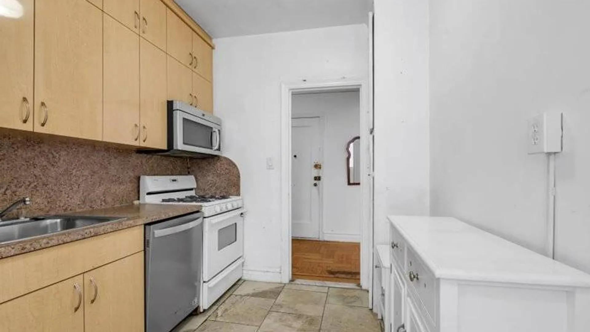 Property at 1150 Brighton Beach Ave, Brooklyn, NY 11235 7