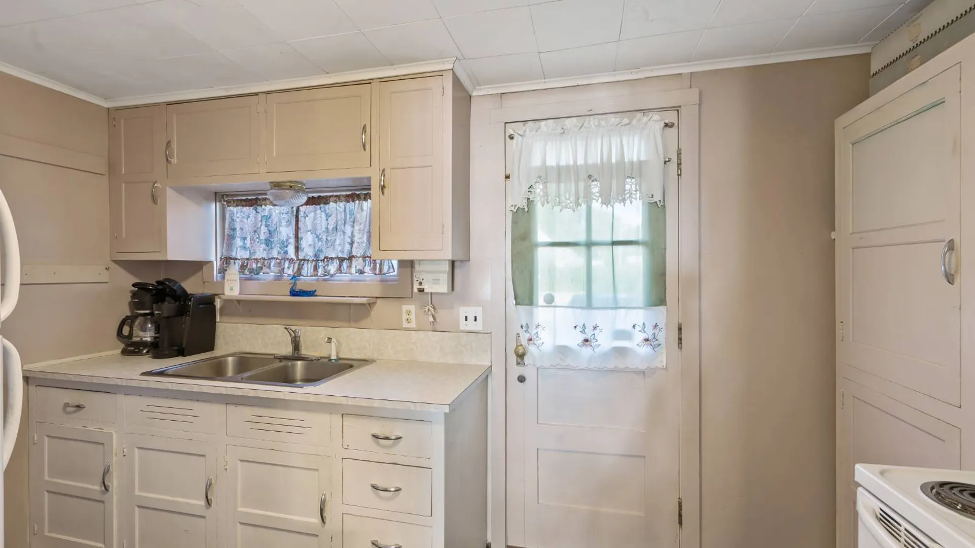 Property at 1801 Park Ave, Sylvan Beach, NY 13157 9