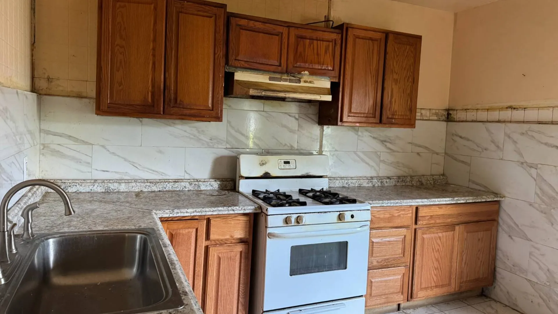 Property at 414 Pond St, Syracuse, NY 13208 18
