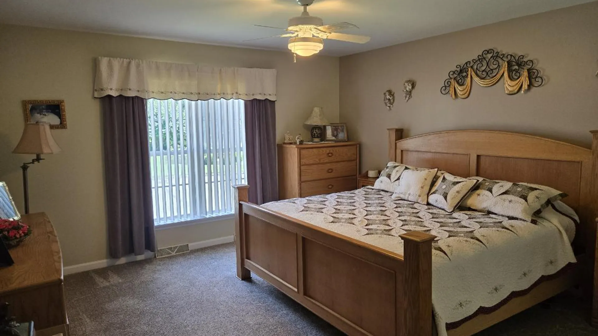 Property at 1407-212 Middle Rd, Calverton, NY 11933 11