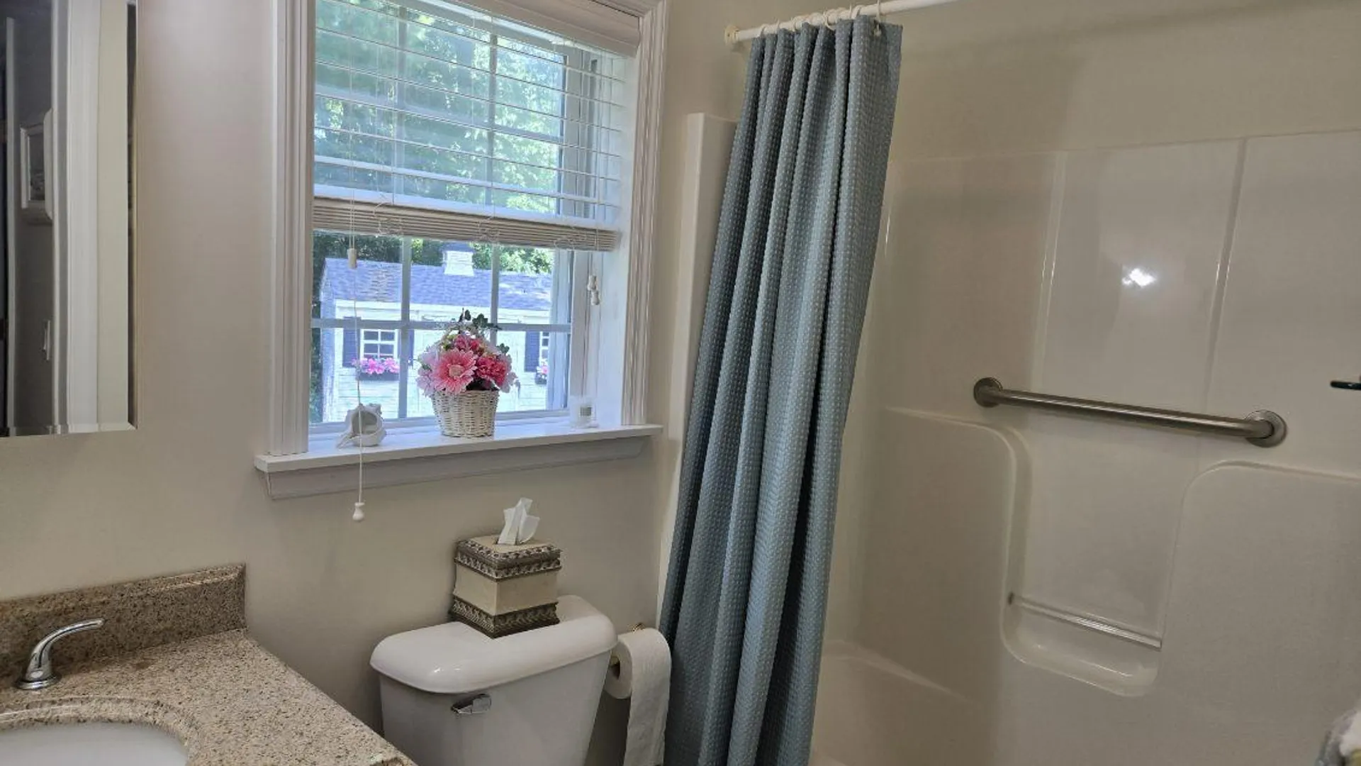 Property at 1407-212 Middle Rd, Calverton, NY 11933 14