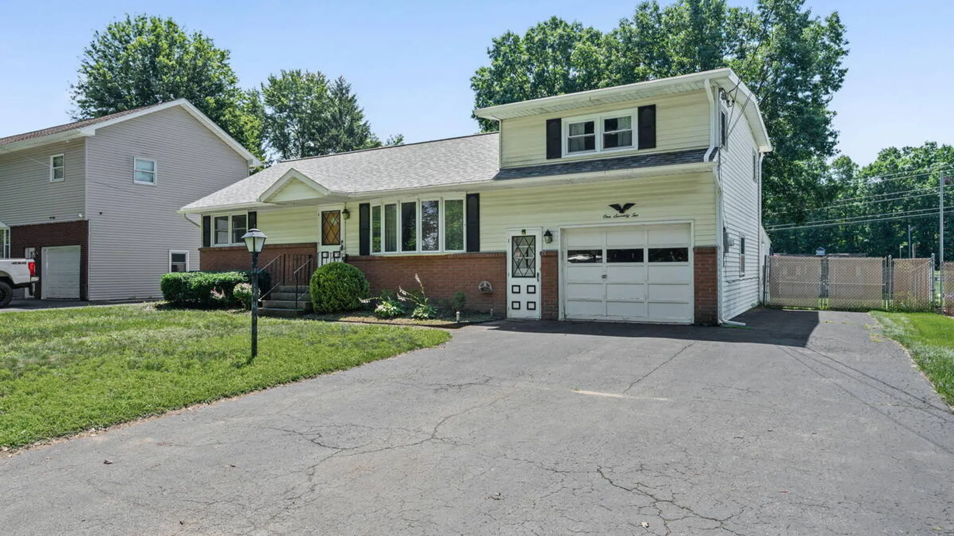Property at 172 Dahlia Street, Rotterdam, NY 12306 3