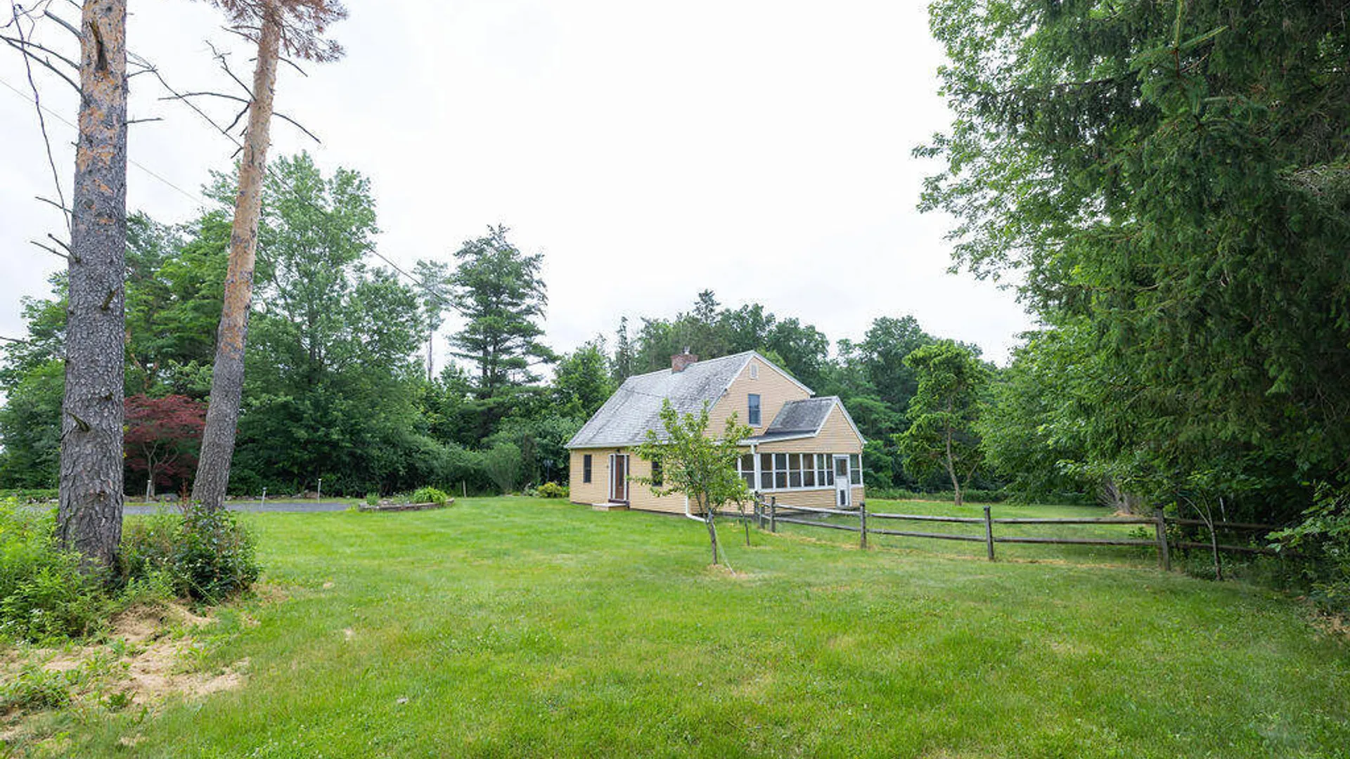 Property at 859 Putnam Road, Rotterdam, NY 12306 11