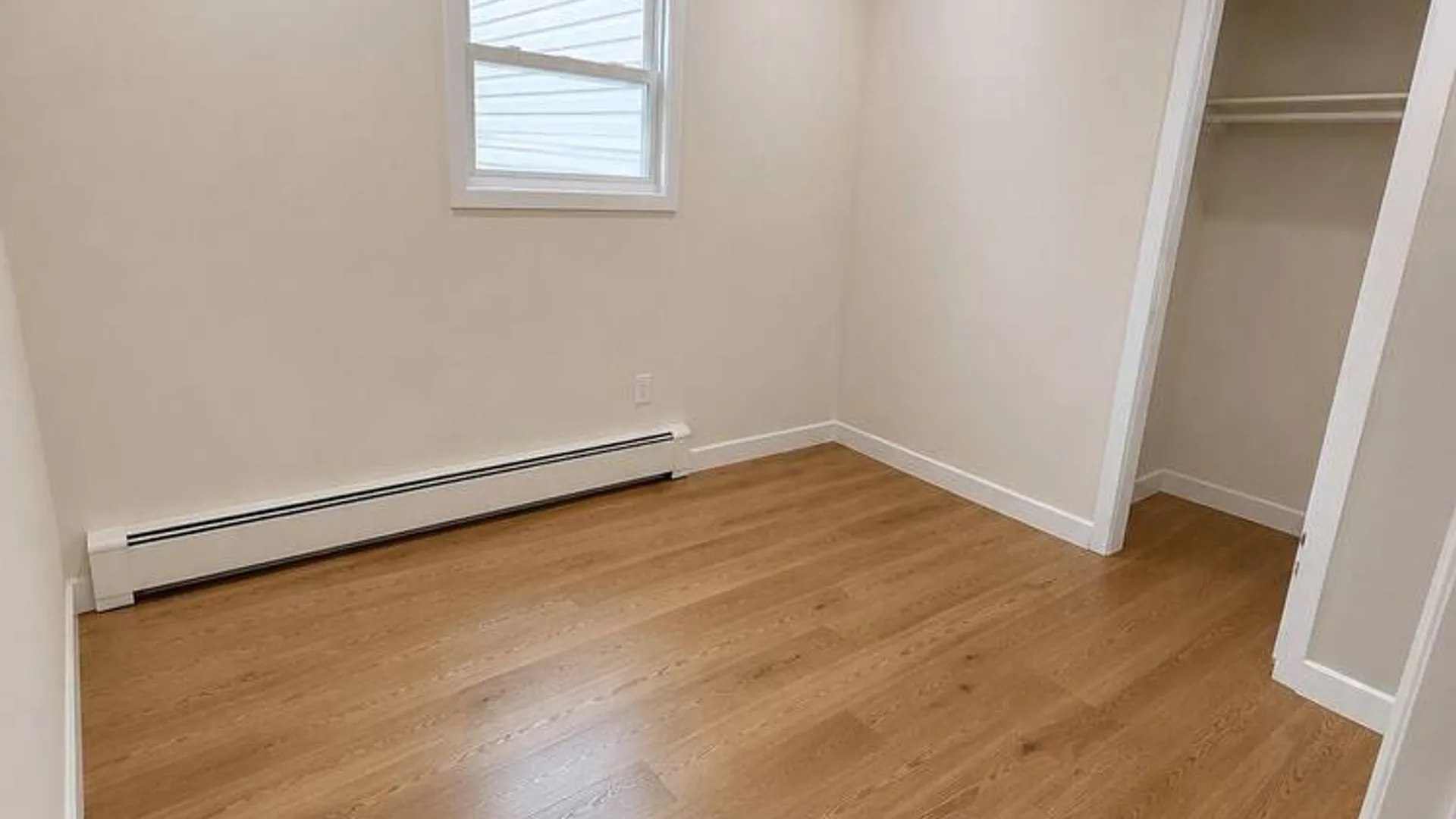 Property at 790 Wellwood Avenue, Lindenhurst, NY 11757 9