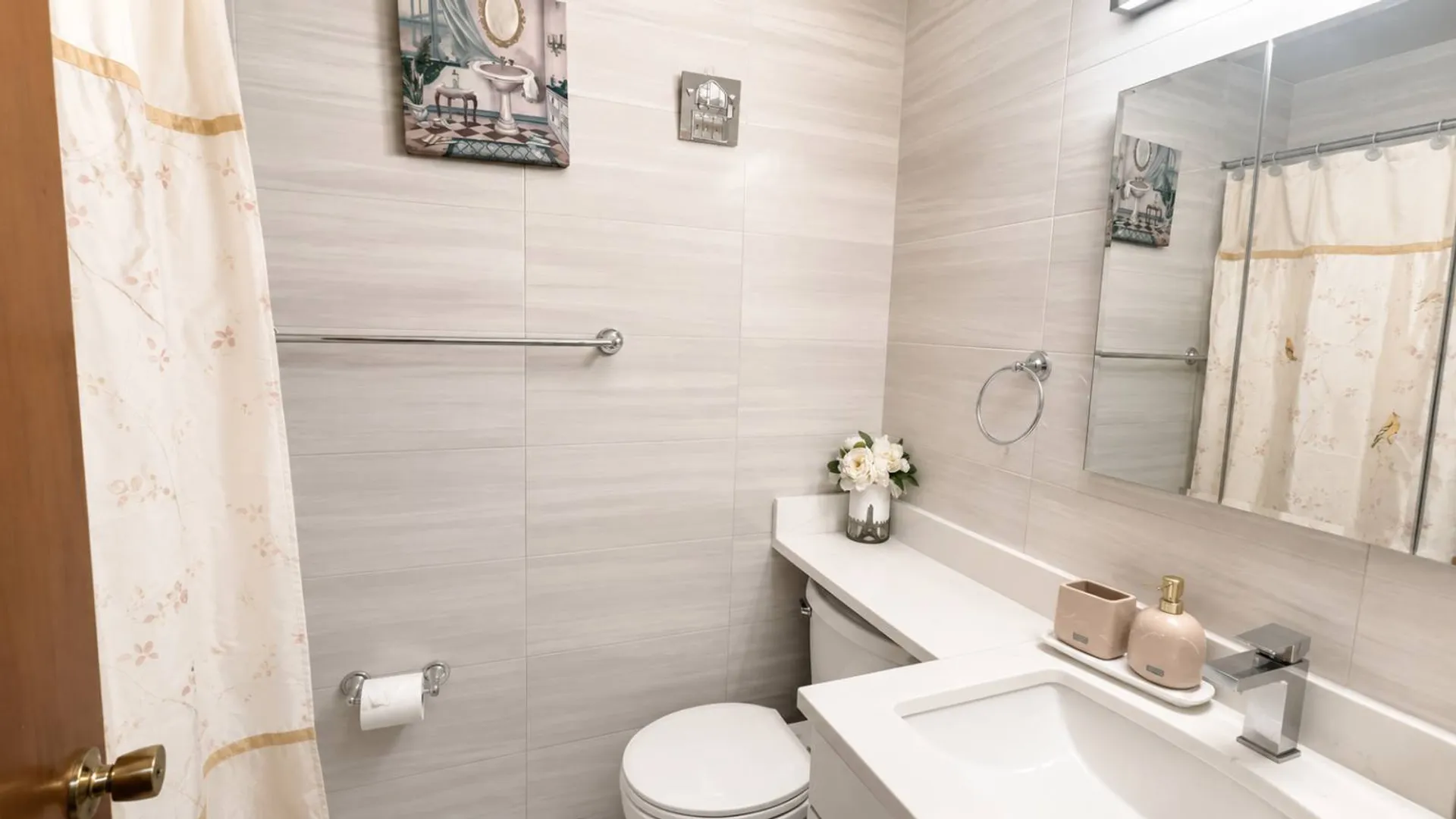 Property at 32-51 72nd St, Jackson Heights, NY 11370 7