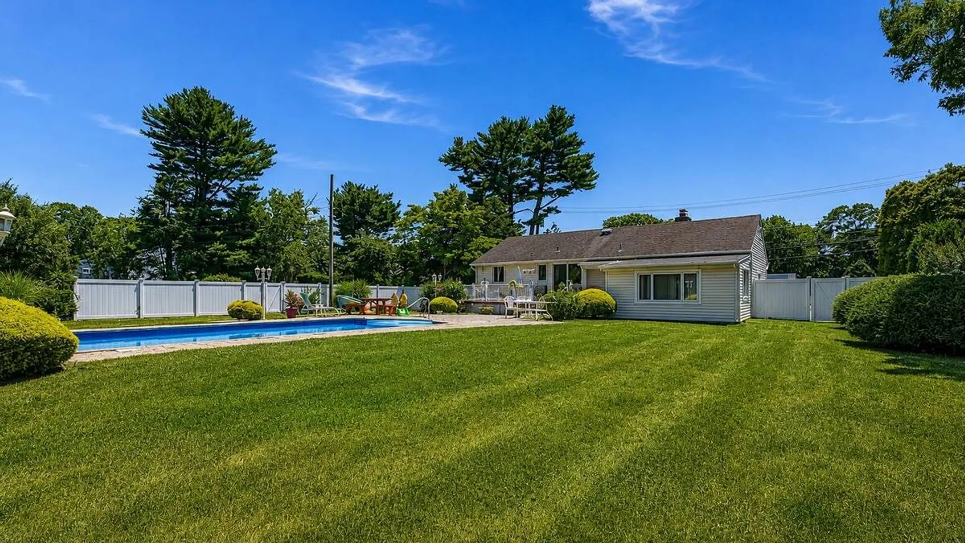 Property at 72 Dix Highway, Dix Hills, NY 11746 28