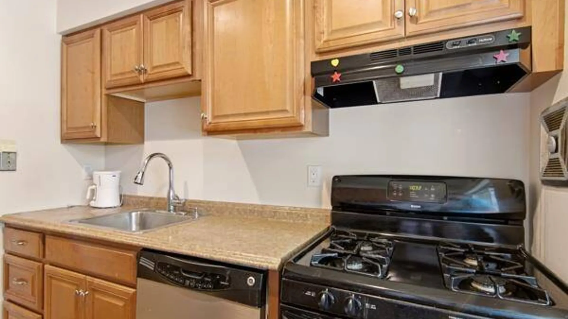 Property at 105 Prime Avenue, Huntington, NY 11743 14
