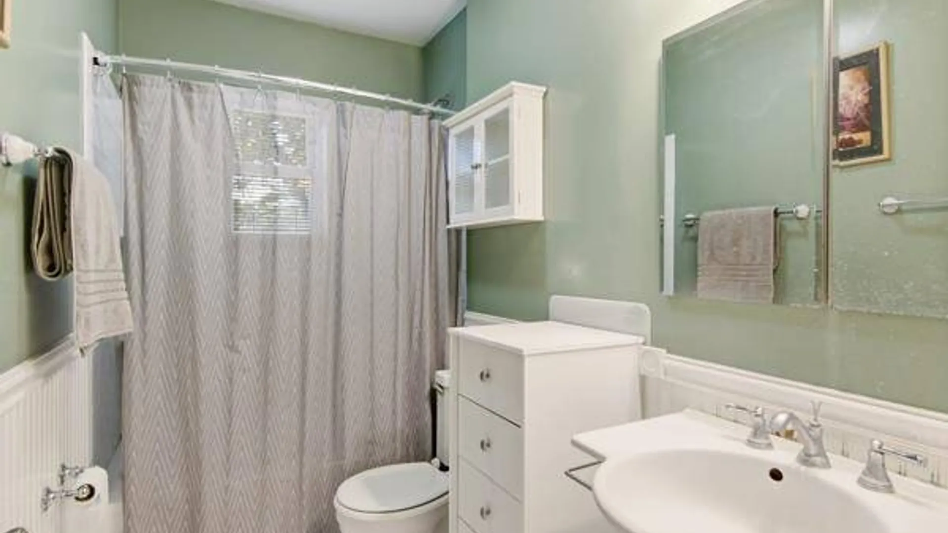 Property at 105 Prime Avenue, Huntington, NY 11743 18